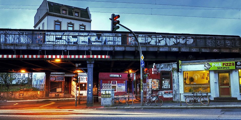 540b63dd9acebf52d97f085a5d647079_die-sternbruecke-ueber-der-kreuzung-stresemannstrasse-max-brauer-allee-soll-durch-ein-neues-modell-ersetzt-werden.jpg