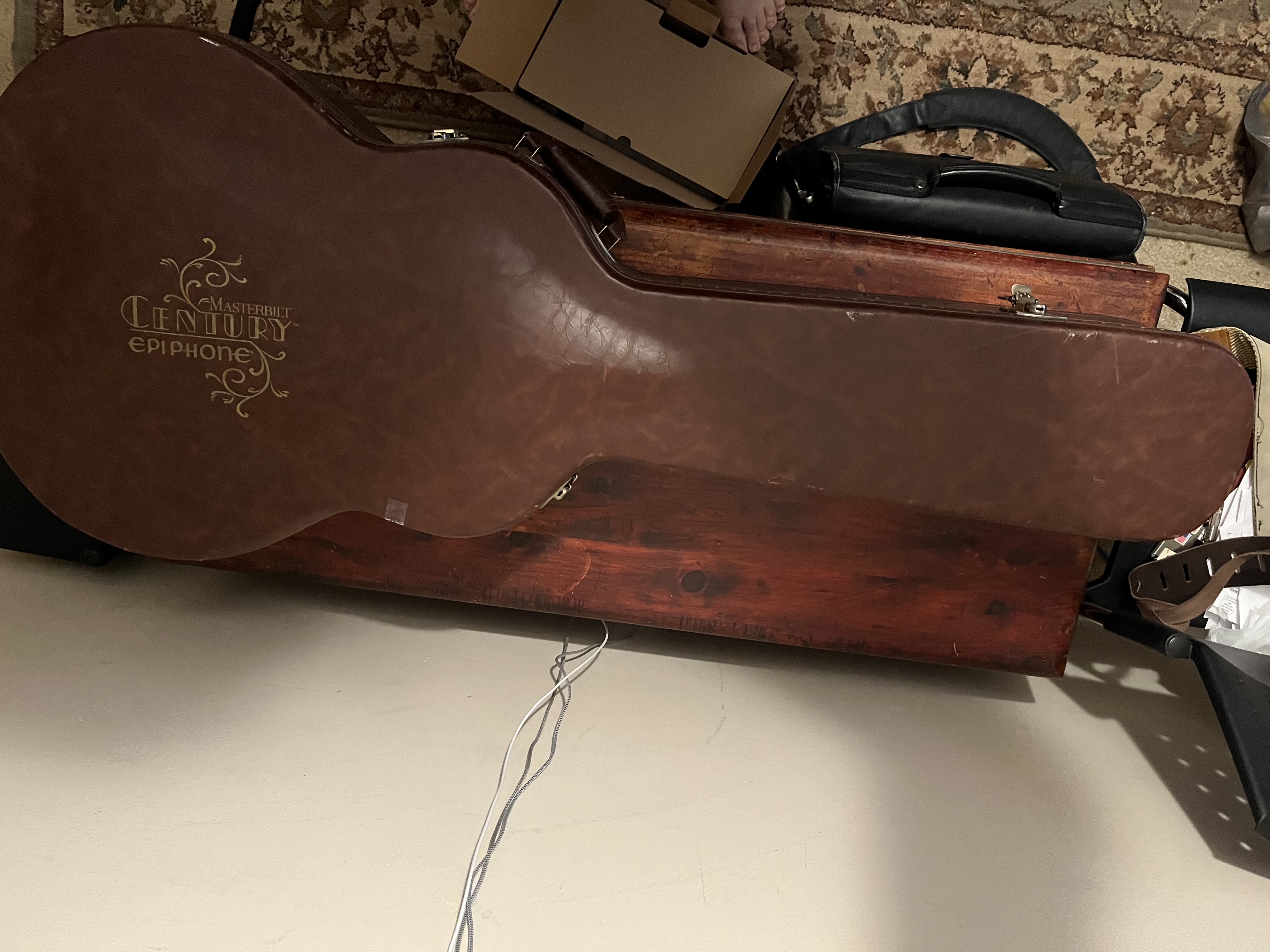 Epiphone on sale masterbilt case